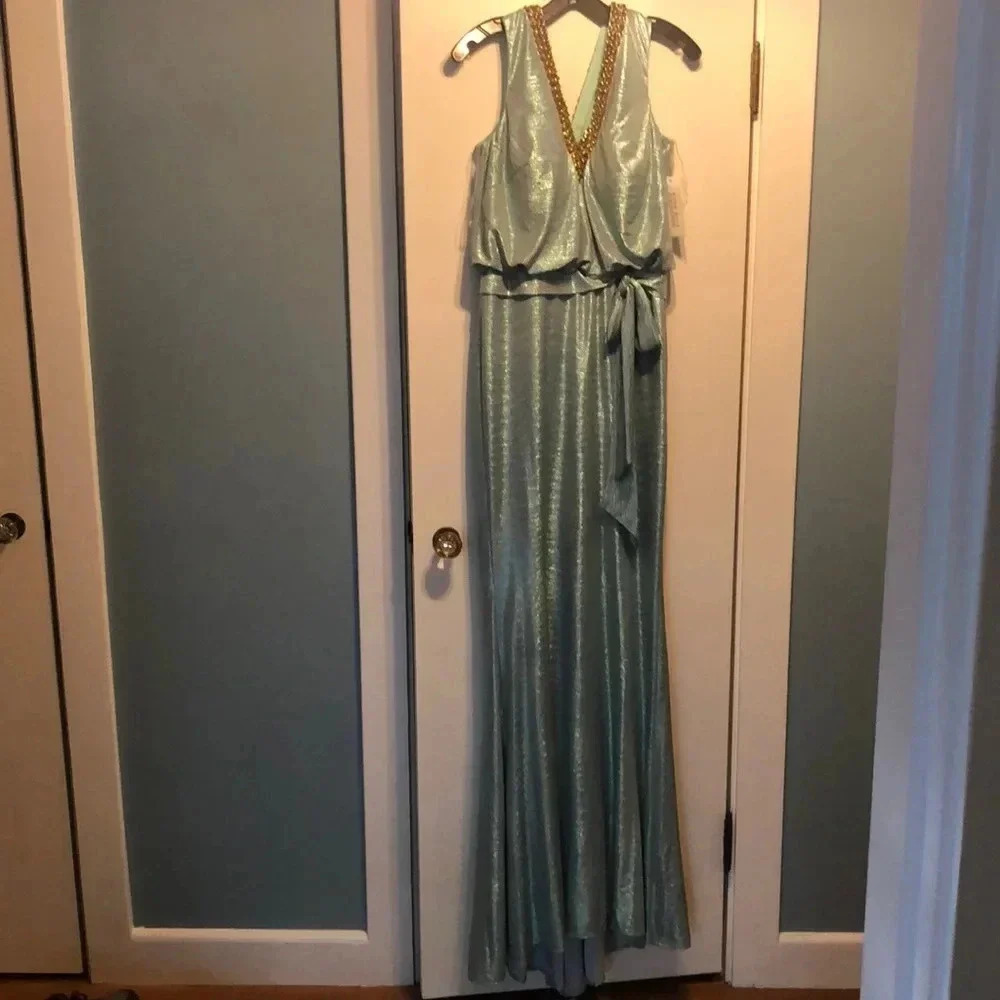 NWT Rene Ruiz Stretch Jersey Gown. Size 12